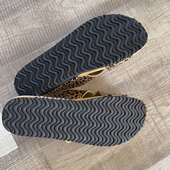 Leopard Sandals - Picture 3 of 3